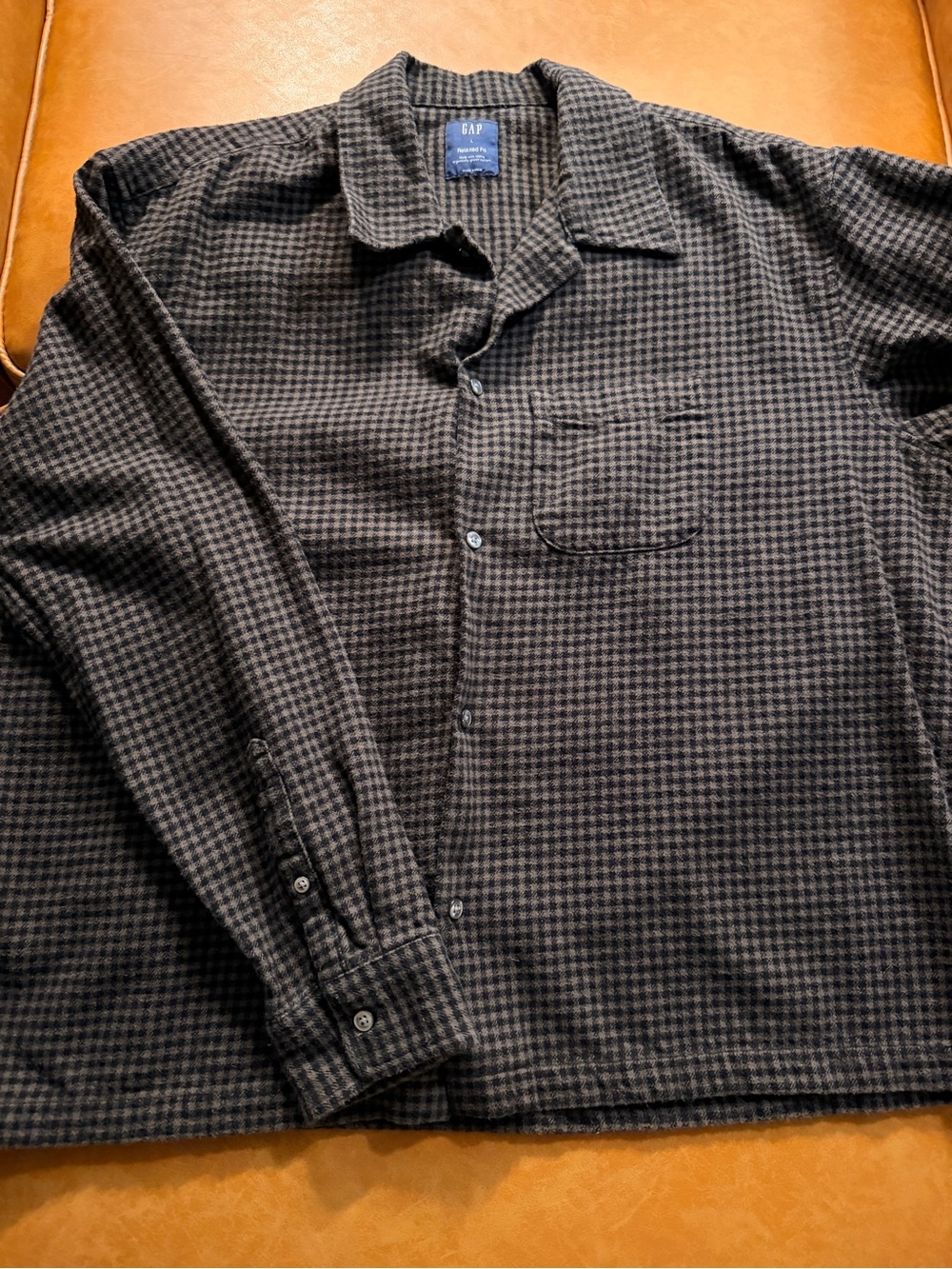 GAP Men's Black & Green Houndstooth Button-Up Flannel Shirt